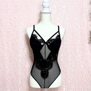 Charlotte Russe Lace & Mesh Bodysuit – Size Small, Black